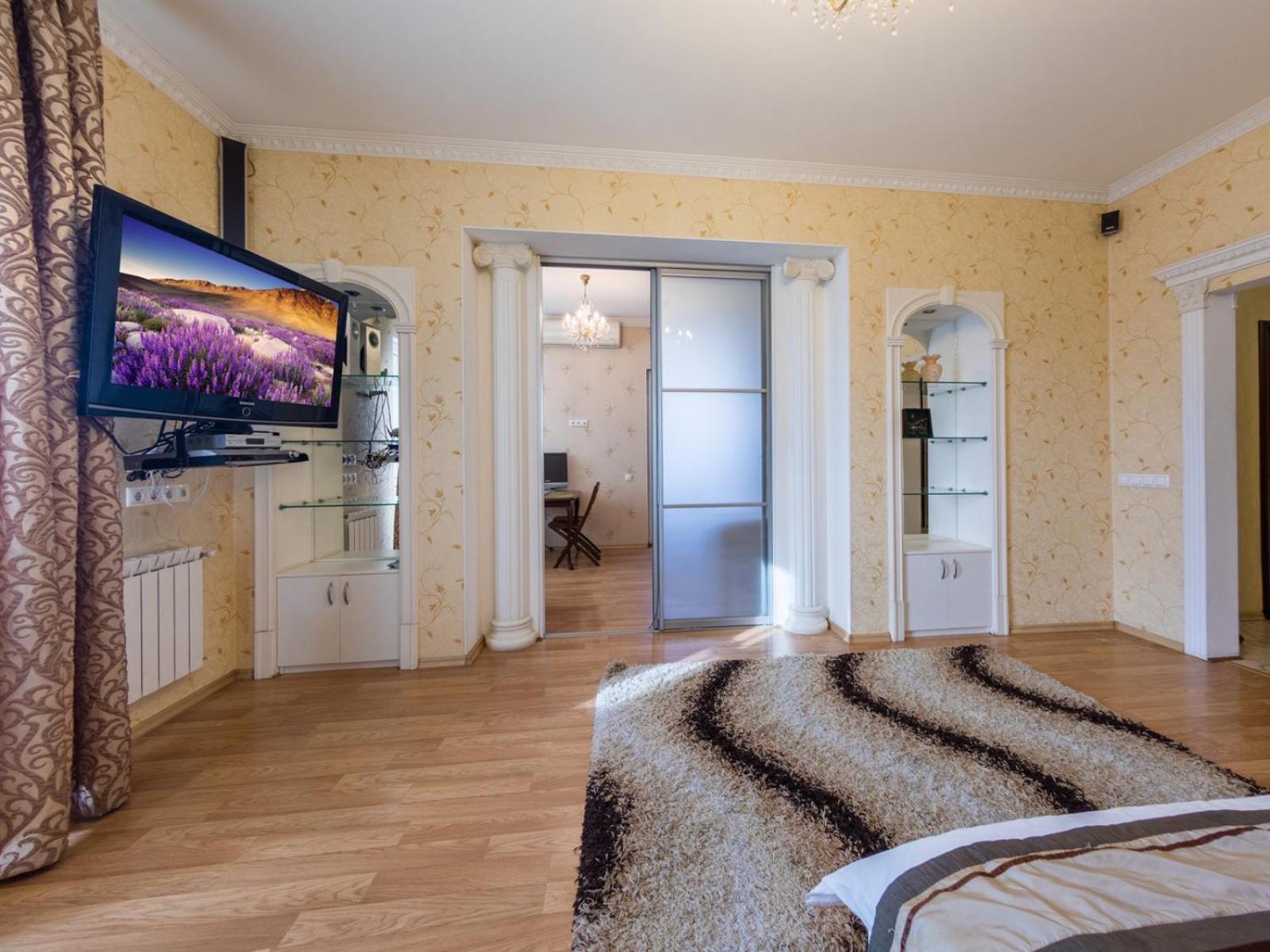 Apartment In The City Center Kyiv Room photo