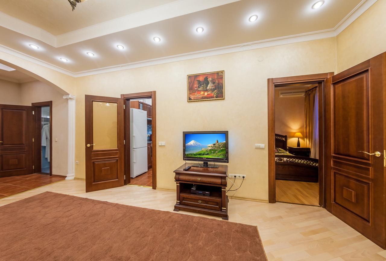 Apartment In The City Center Kyiv Room photo